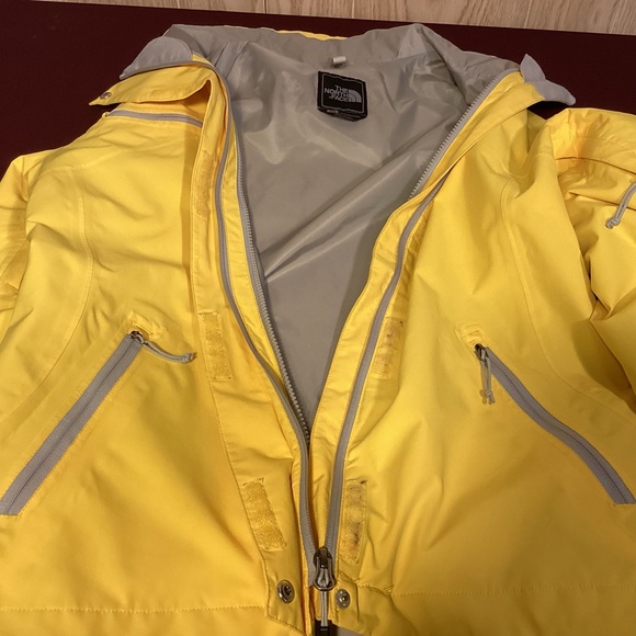 The North Face Womens Jacket Hyvent Size Small womens rain jacket - Picture 6 of 13